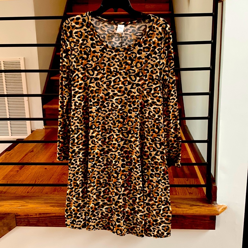 Boutique polyester, leopard print dress